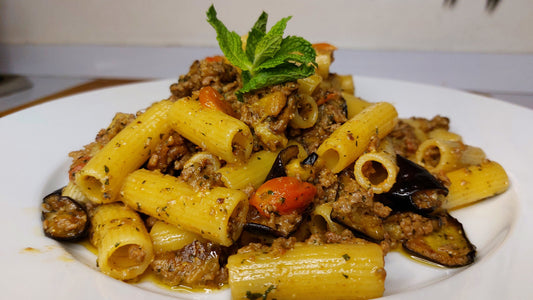 Pasta con Pesto de menta y Berenjenas