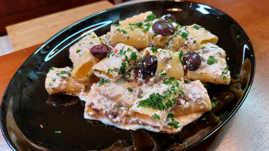 Pasta con Queso Ricotta Aceitunas y Anchoas