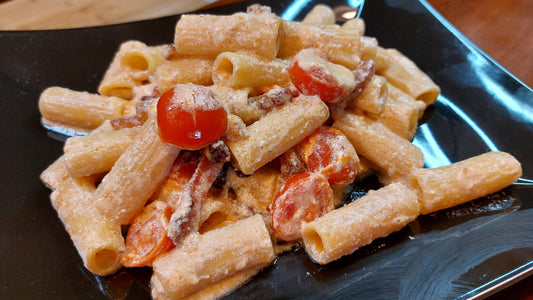 Pasta con Queso Ricotta y Tocino